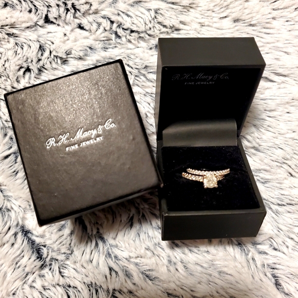 ENGAGEMENT 💍  & WEDDING RING SET - Picture 1 of 6